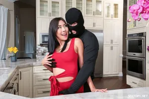 Gái gọi cao cấp da trắng như tuyết, nữ thần ngọt ngào có đôi chân và hông đẹp, sự hợp tác nhẹ nhàng, tình dục nồng nàn thực sự thú vị...