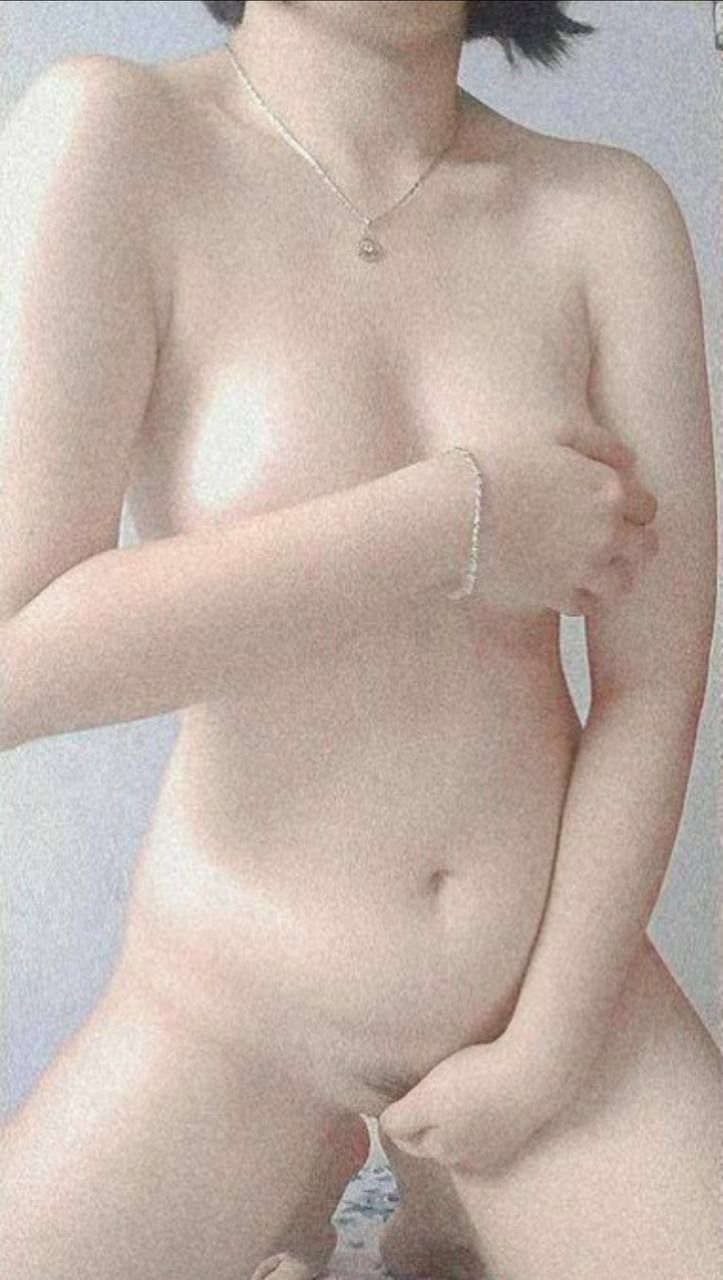 Đụ tung lồn em gái bên bếp lửa hồng