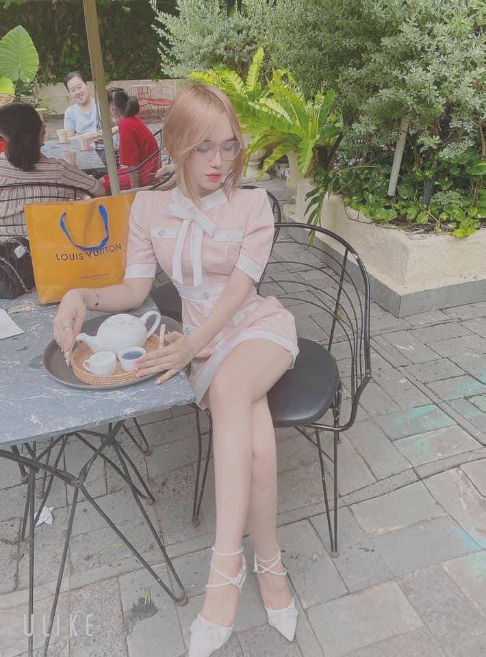 Chị gái em ngon quá buồi anh không cưỡng lại được