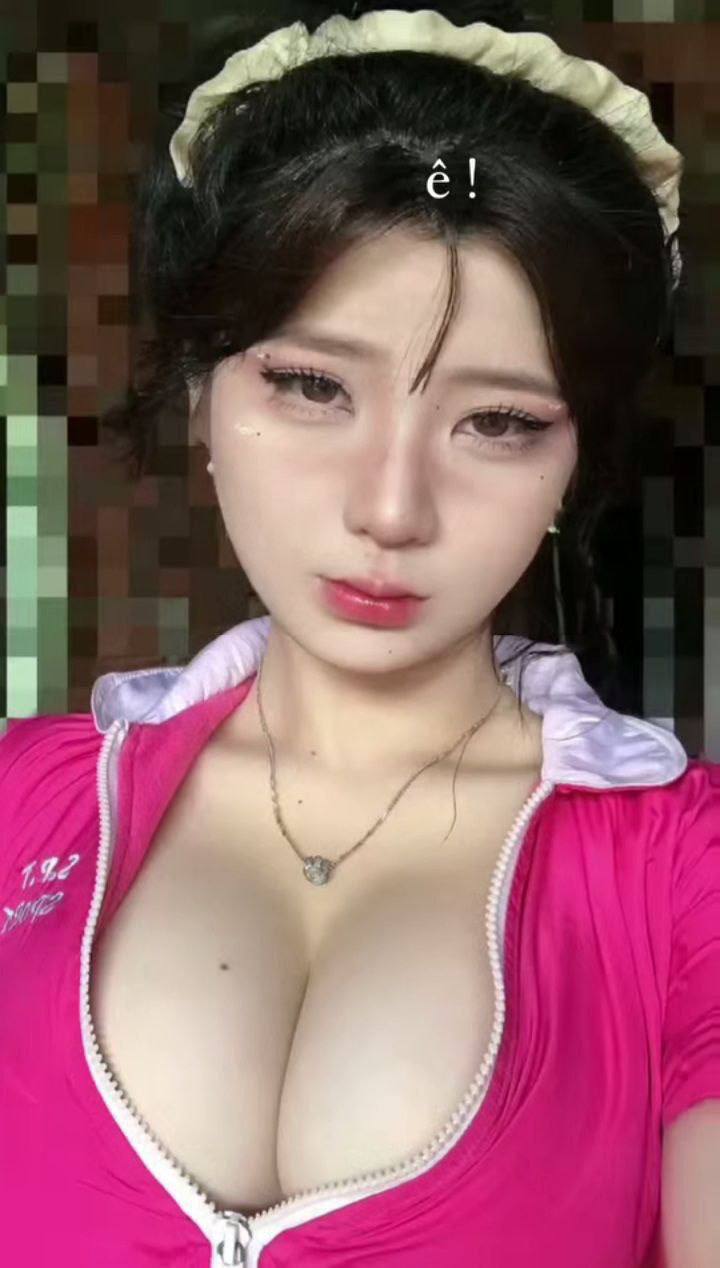 Lén vụng trộm với chị gái vú bự của người yêu